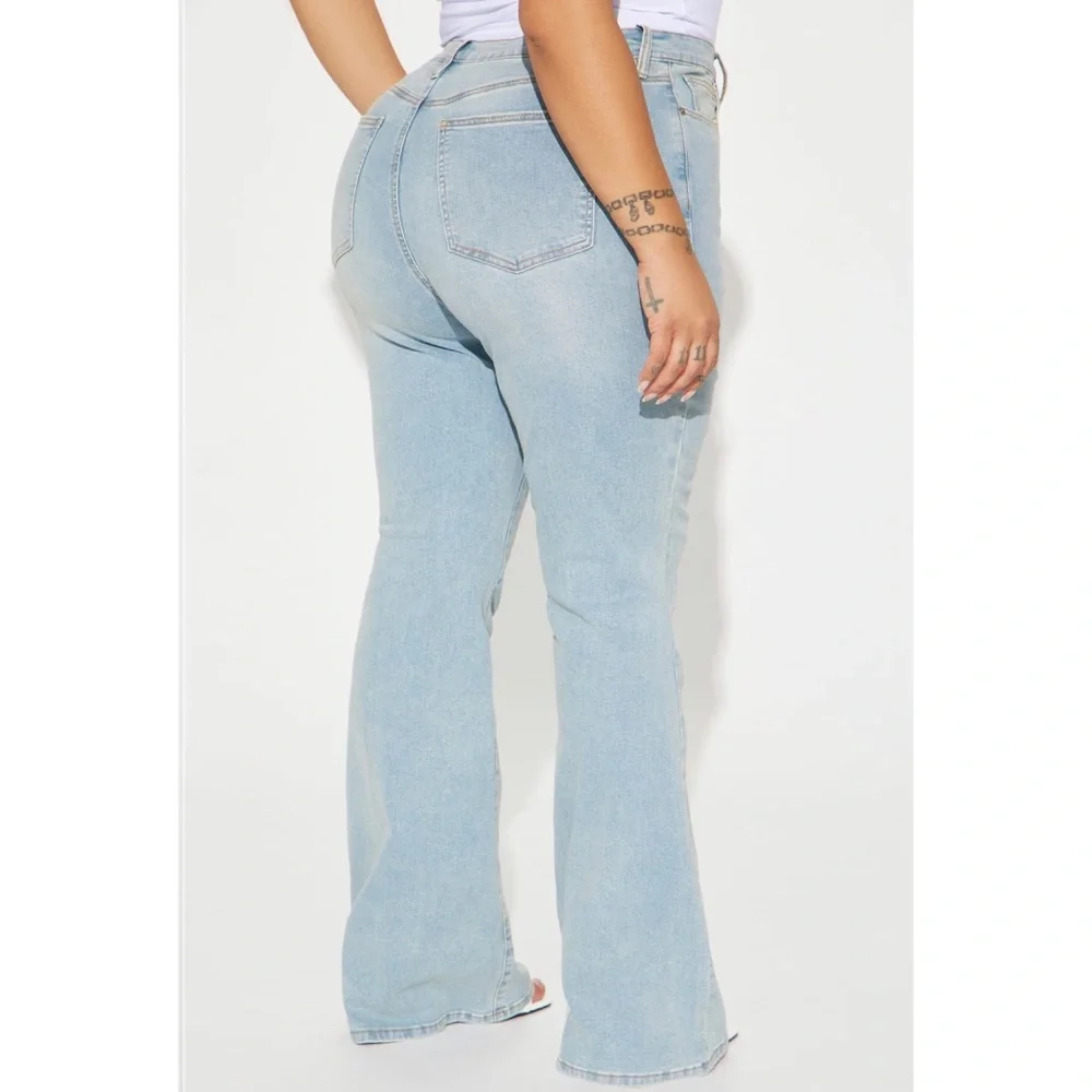 Breaking Some Rules Stretch Flare Jeans - Vintage Wash (Size 20) - Picture 3 of 5